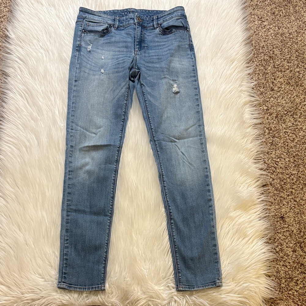 White House Black Market Light Blue Distressed Skinny Jeans, Size 4